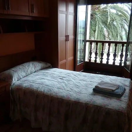 بيت للعطل Casa Loli Bedrinana